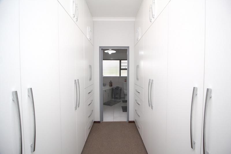 5 Bedroom Property for Sale in Fraaiuitsig Western Cape